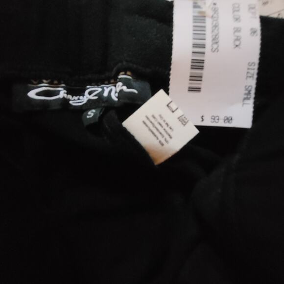 Black Dress Paints Size Small New with Tags - Picture 3 of 4